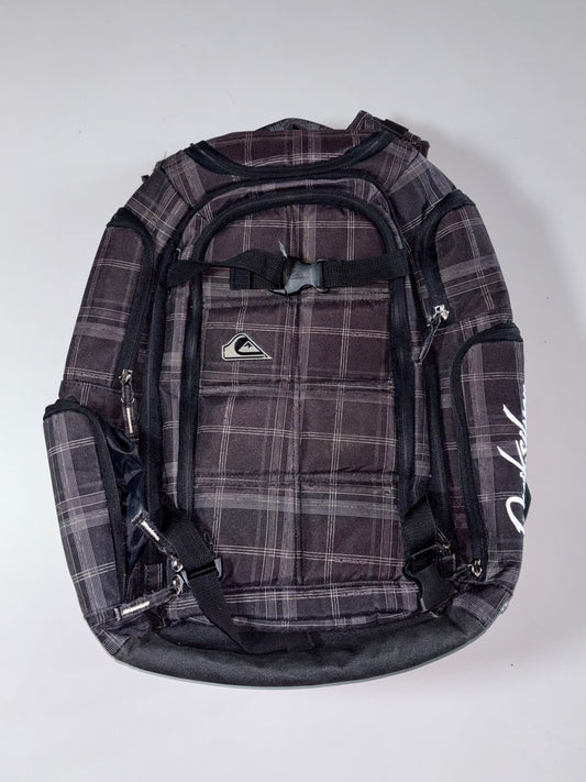 Vintage Quiksilver Black Plaid Skate Backpack (H:20 inches)