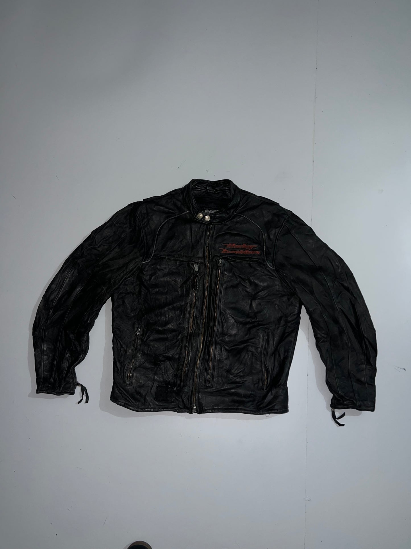 !                                                                                                                                                                                            Harley Davidson Original  (VERY RARE) Original LeatherJacket (M/L)