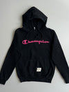 Champion Script Logo Hoodie – Black/Pink (S)